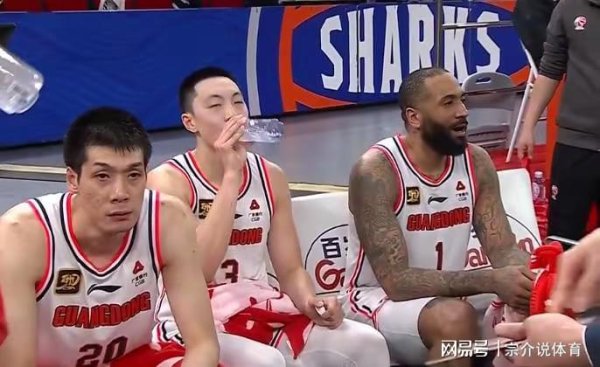 大牛时代配资 广东队坏消息，超级外援被截胡，顶级前锋也没戏，朱芳雨整天快乐